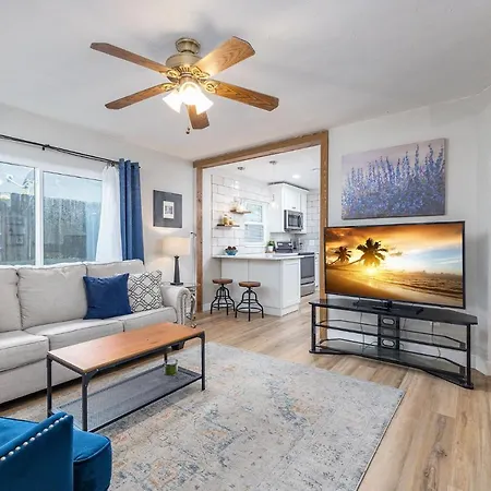 Tarpon Springs Cottage - Outdoor Deck, Bbq Grill, 3Br
